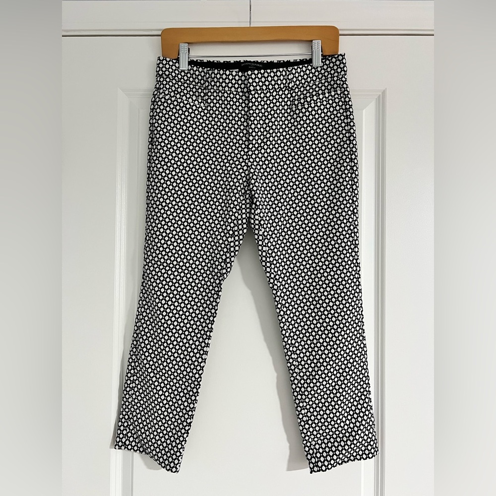Banana Republic SLOAN Fit pants. Size 4P. Never worn.